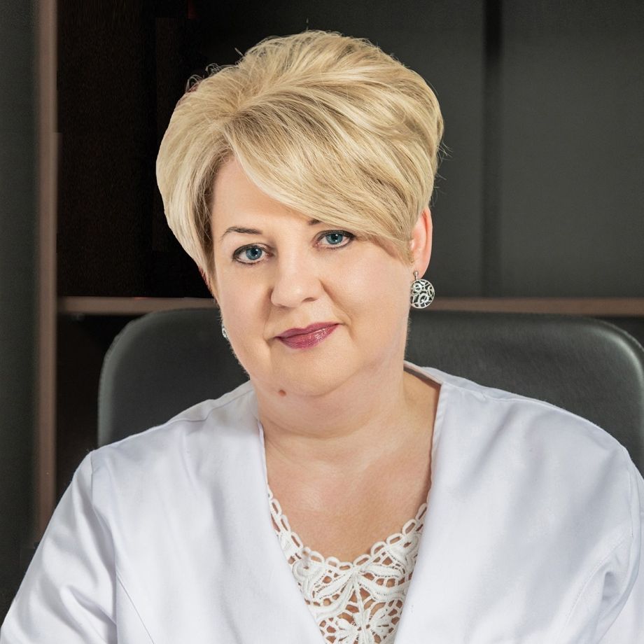 Dr. Cristina Gug